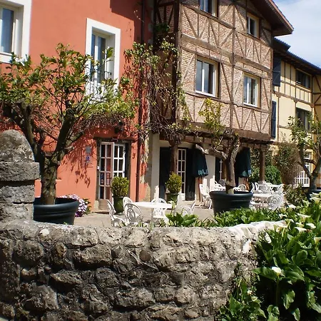 Zubieta Hotel