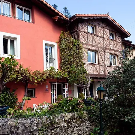 Zubieta Hotel